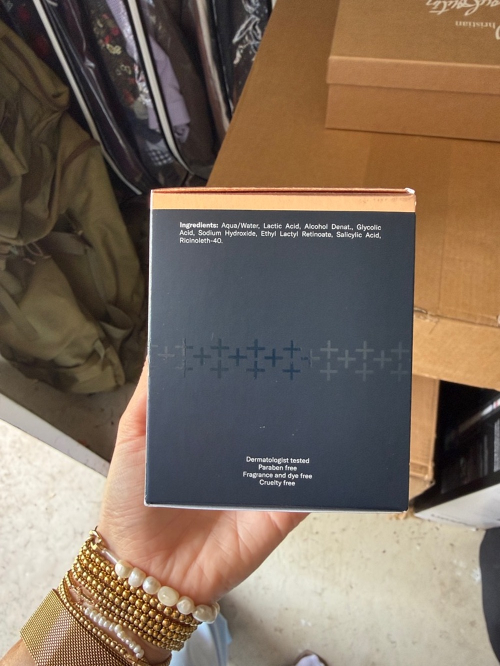 skinbetter science AlphaRet Exfoliating Peel Pads - Picture 2 of 4